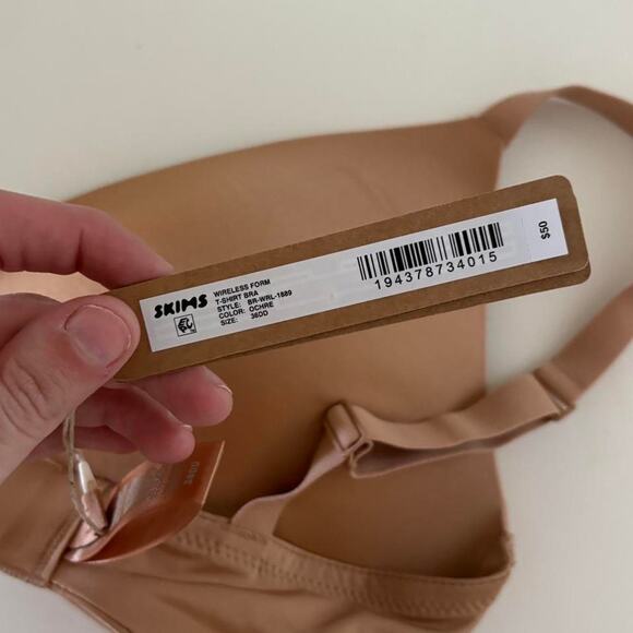 NWT Skims Wireless Form T-Shirt Bra - Picture 3 of 3